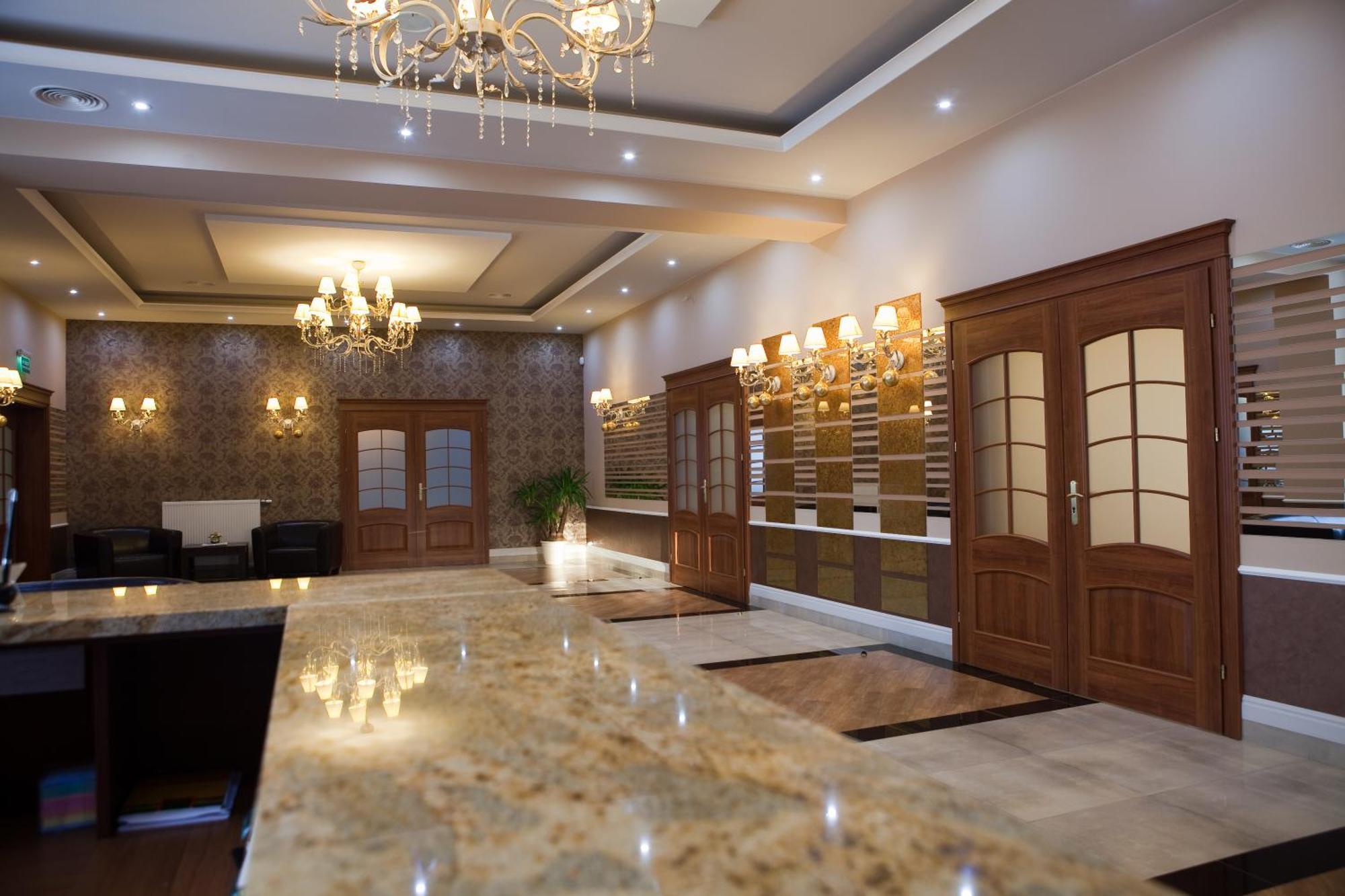 Hotel Trzy Roze 3*