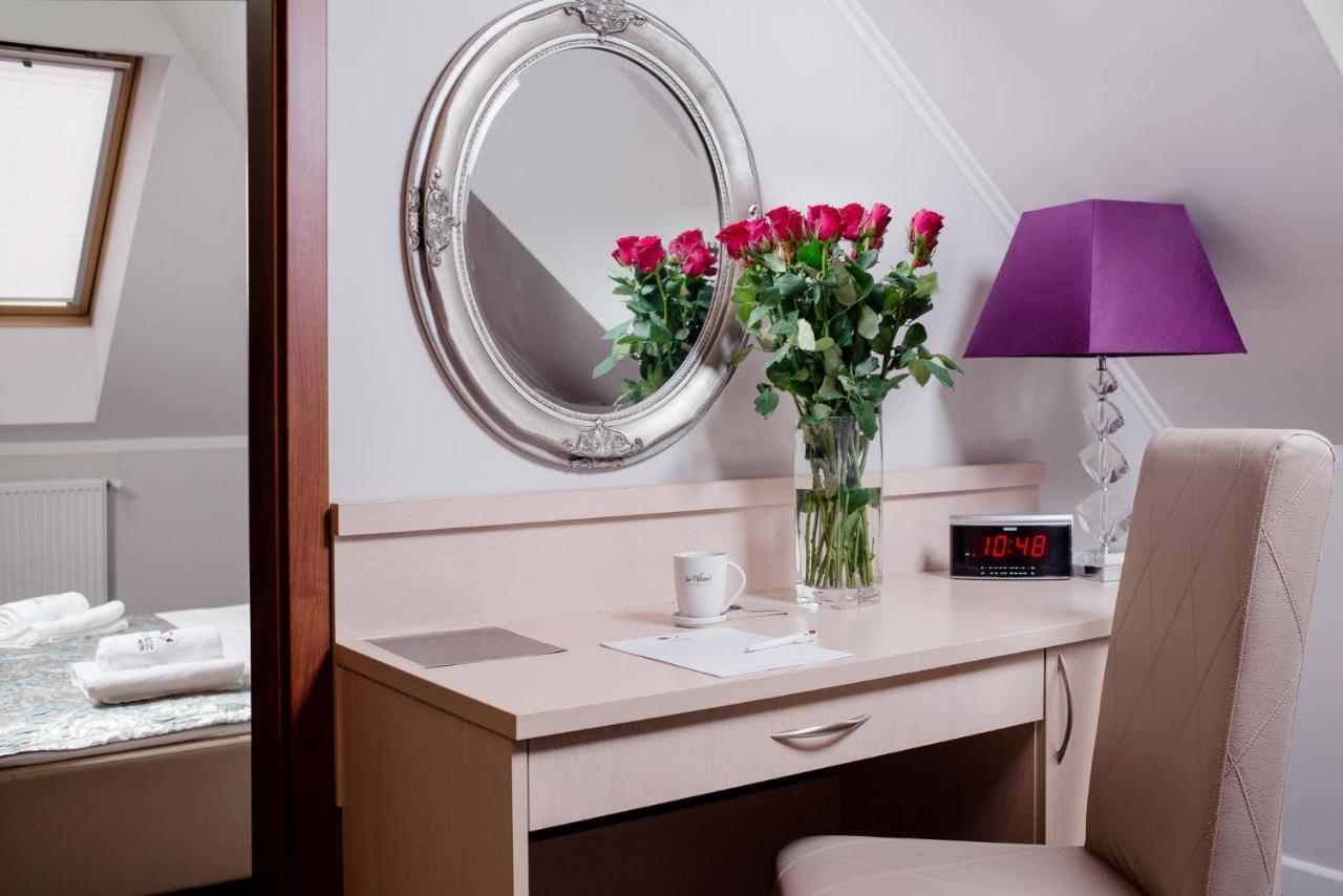 Hotel Trzy Roze 3*