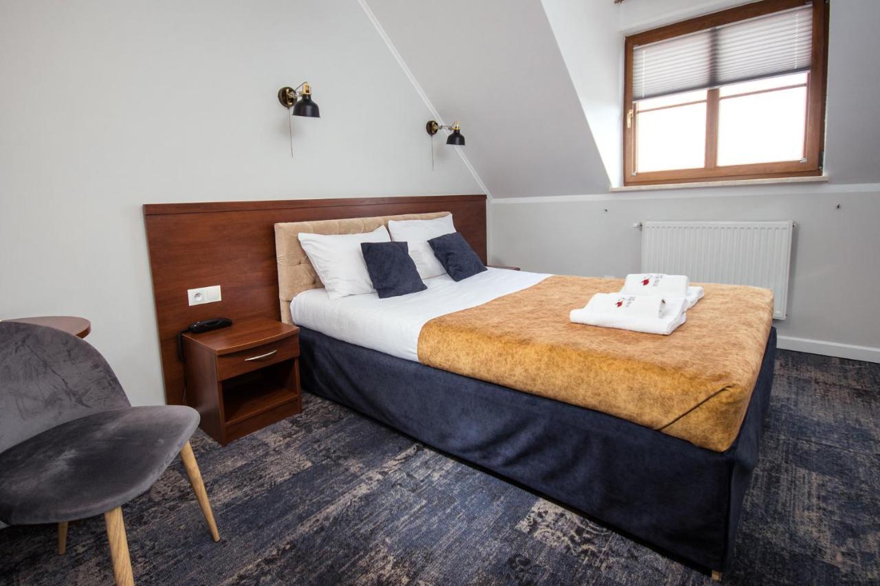 Trzy Roze Hotel Zemborzyce Dolne